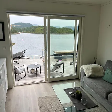 Ferienhaus Amundoya Boathouse *