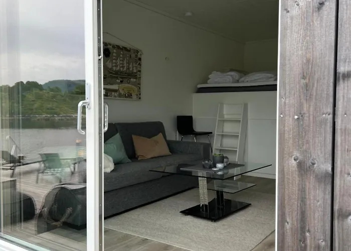 Feriehus Amundoya Boathouse