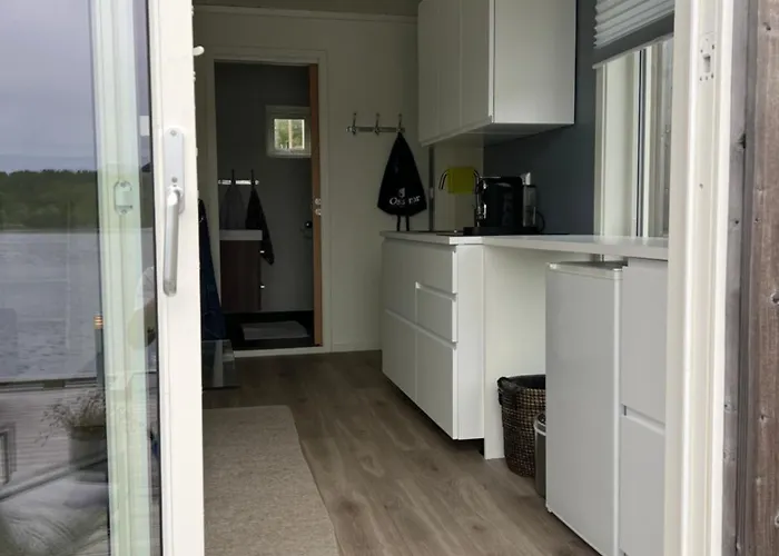 Amundoya Boathouse Feriehus Vadstensvik